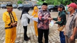 HUT ke-89 di Kampung Maluang Kecamatan Gunung Tabur, Bearau, Kaltim, berlangsung meriah dan disambut kegembiraan oleh 
masyarakat setempat. Berbagai lomba disuguhkan salah - satunya yakni, lomba karnaval, hingga acara manutung jukut atau bakar ikan
