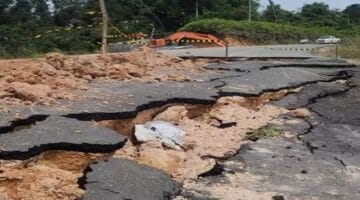Jalan utama penghubung tiga Desa, Inaran, Pegat Bukur, dan Bena Baru, ambles. Perbaikan segera dilakukan  pemerintah daerah untuk keselamatan warga