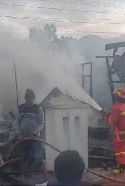 Kebakaran Rumah di Teluk Bayur, Diduga Berasal Dari Botol Bensin Pertalite Tersulut Api Kompor
