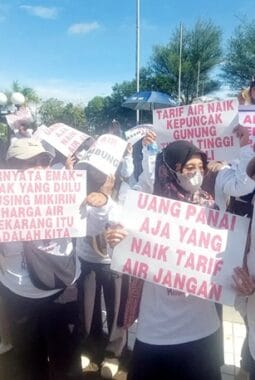 Penyesuaian Tarif Tagihan Air Perumda Batiwakkal Didemo