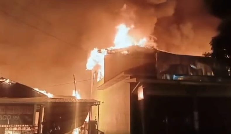 Insiden mencekam ini terjadi saat sebagian warga masih beristirahat, di Kelurahan Gayam, Milono, Tanjung Redeb, Minggu (26/1/25) sekitar pukul 04.00 Wita