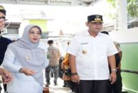 Wagub Kaltim dan Bupati Berau berkunjung ke kerajinan batik Berau di Kampung Maluang  Berau. Foto : Ahmad Riyandi