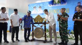 Gubernur Kalimantan Utara (Kaltara) Dr. H. Zainal A. Paliwang, S.H., M.Hum meresmikan Program Transformasi Layanan Kepelabuhanan untuk Meningkatkan Efisiensi dan Transparansi (Digi-Port) dan pemberian potongan harga tiket speedboat reguler bagi penyandang disabilitas di Pelabuhan Tengkayu I, Tarakan, Rabu (17/9).