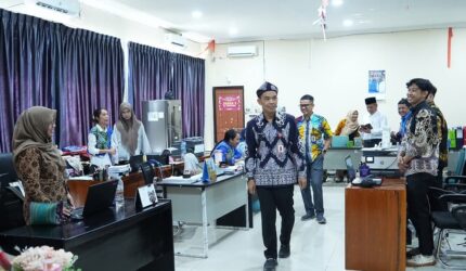 Sekprov Kaltara Denny Harianto meninjau Dinkes Kaltara