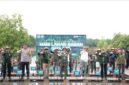 Gubernur Kalimantan Utara Zainal A. Paliwang bersama Menteri Kehutanan RI Raja Juli Antoni dan masyarakat pesisir melakukan penanaman mangrove pada peringatan Hari Lahan Basah Sedunia 2026 di Desa Liagu, Kecamatan Sekatak, Kabupaten Bulungan, (7/2/2026).