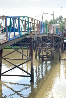 Warga Pulau Tias Khawatir Jembatan Utama Goyang, Desak Pemerintah Segera Bertindak