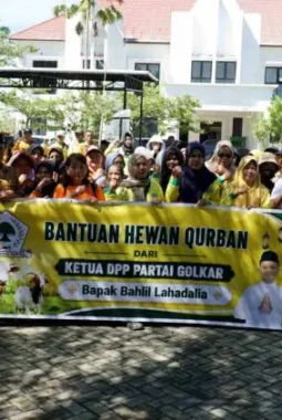 Golkar Kaltara Salurkan Hewan Kurban dari Bahlil Lahadalia untuk Petugas Kebersihan Bulungan