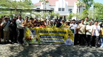 Golkar Kaltara Salurkan Hewan Kurban dari Bahlil Lahadalia untuk Petugas Kebersihan Bulungan