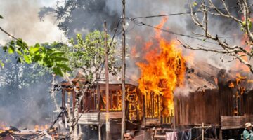 Kebakaran Melanda Permukiman di Sekatak Buji Kabupaten Bulungan, Belasan Rumah Dilaporkan Terdampak