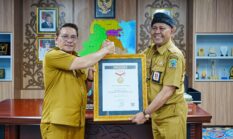 Wagub Ingkong Raih Penghargaan Tokoh Inspiratif Indonesia dari SMSI